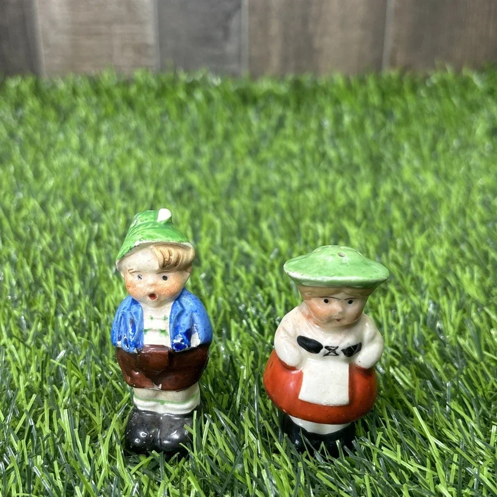 1950s Vintage Salt Pepper‎ Shakers Dutch Couple Japan Ceramic Pair